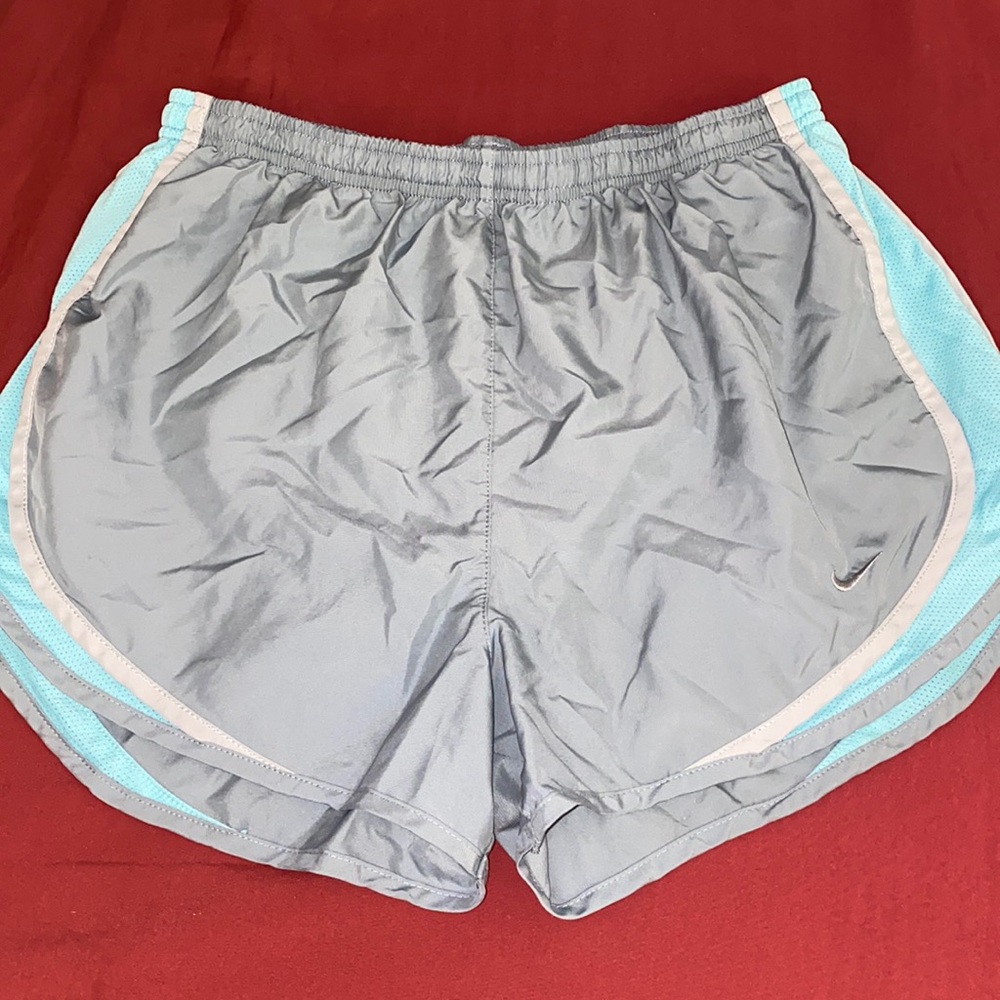 NIKE Tempo Women’s running shorts